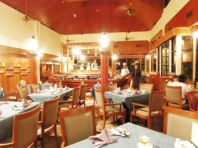 منتجع وسبا ساند آند ساندلز ديزارو بيتش دِسارو المظهر الخارجي الصورة Interior of a restaurant in Bangkok, Thailand