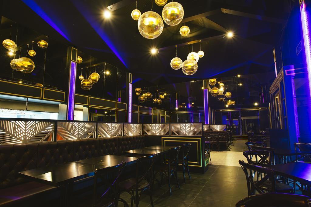 منتجع وسبا ساند آند ساندلز ديزارو بيتش دِسارو المظهر الخارجي الصورة Interior of the restaurant